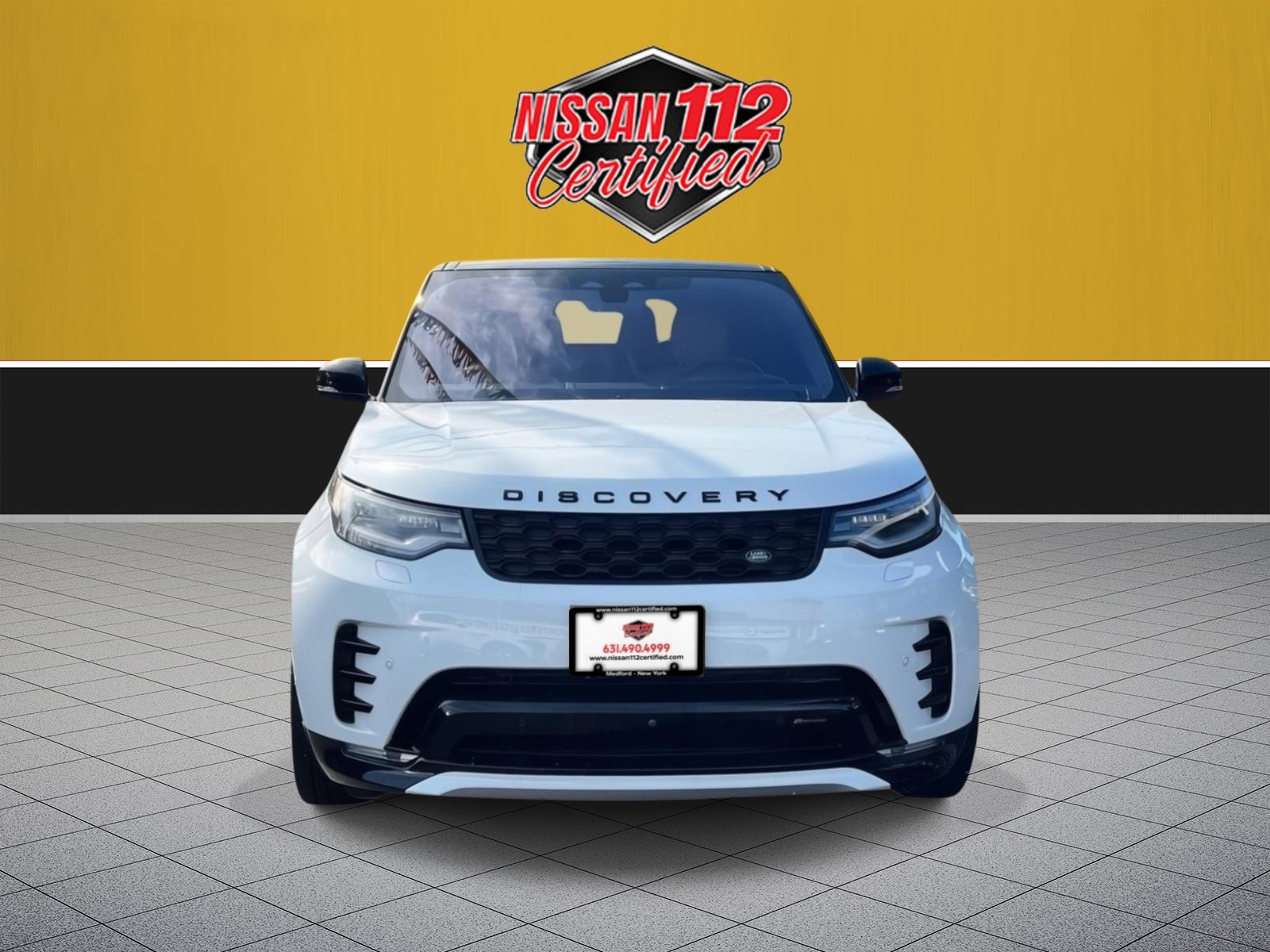 Used 2023 Land Rover Discovery HSE R-Dynamic AWD/4WD image 2