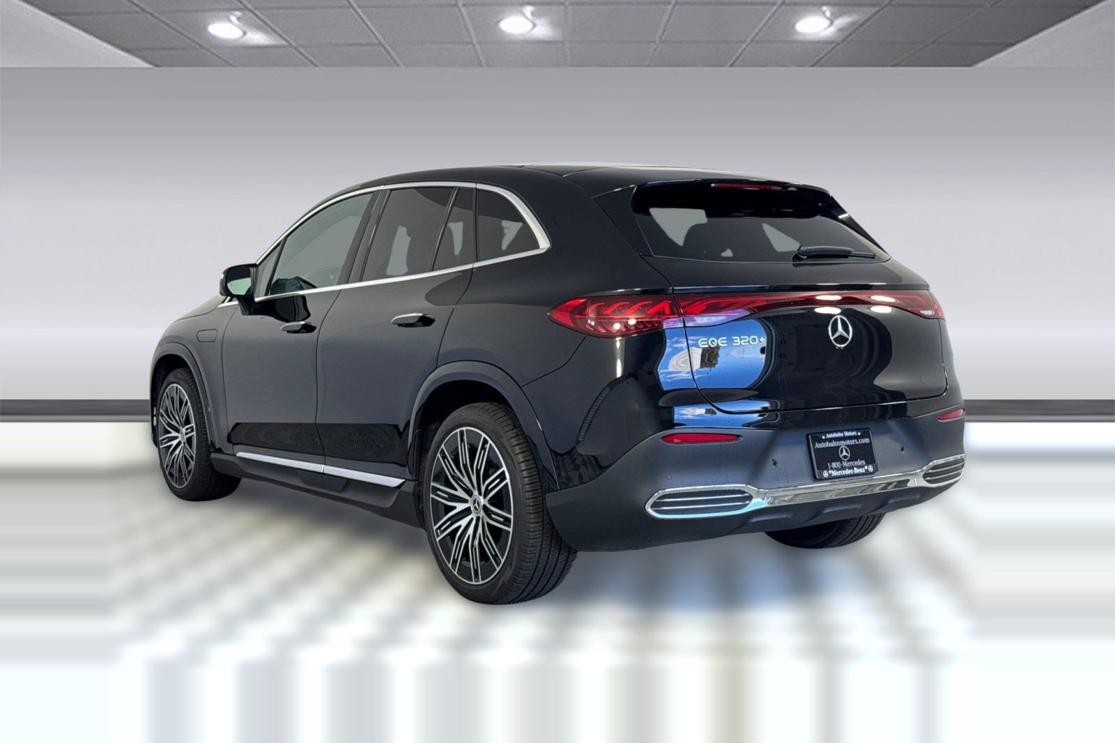 Used 2026 Mercedes-Benz EQE 320+ SUV image 3