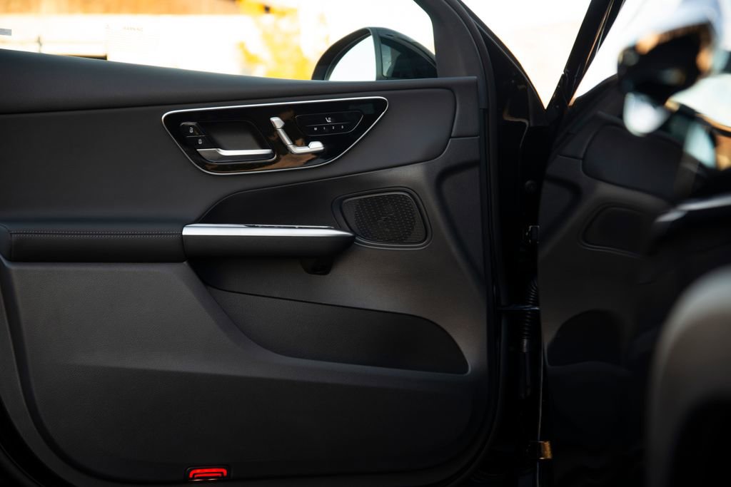 New 2026 Mercedes-Benz GLC 300 4MATIC image 9