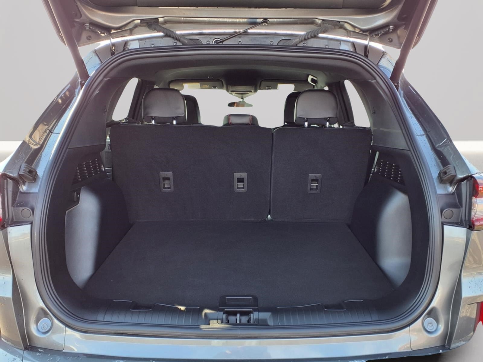 Used 2024 Ford Escape ST-Line w/ Tech Pack #1 AWD/4WD image 9