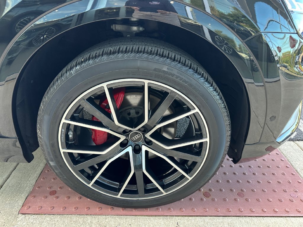 Certified 2023 Audi Q8 Premium Plus w/ Premium Plus Package AWD/4WD image 17