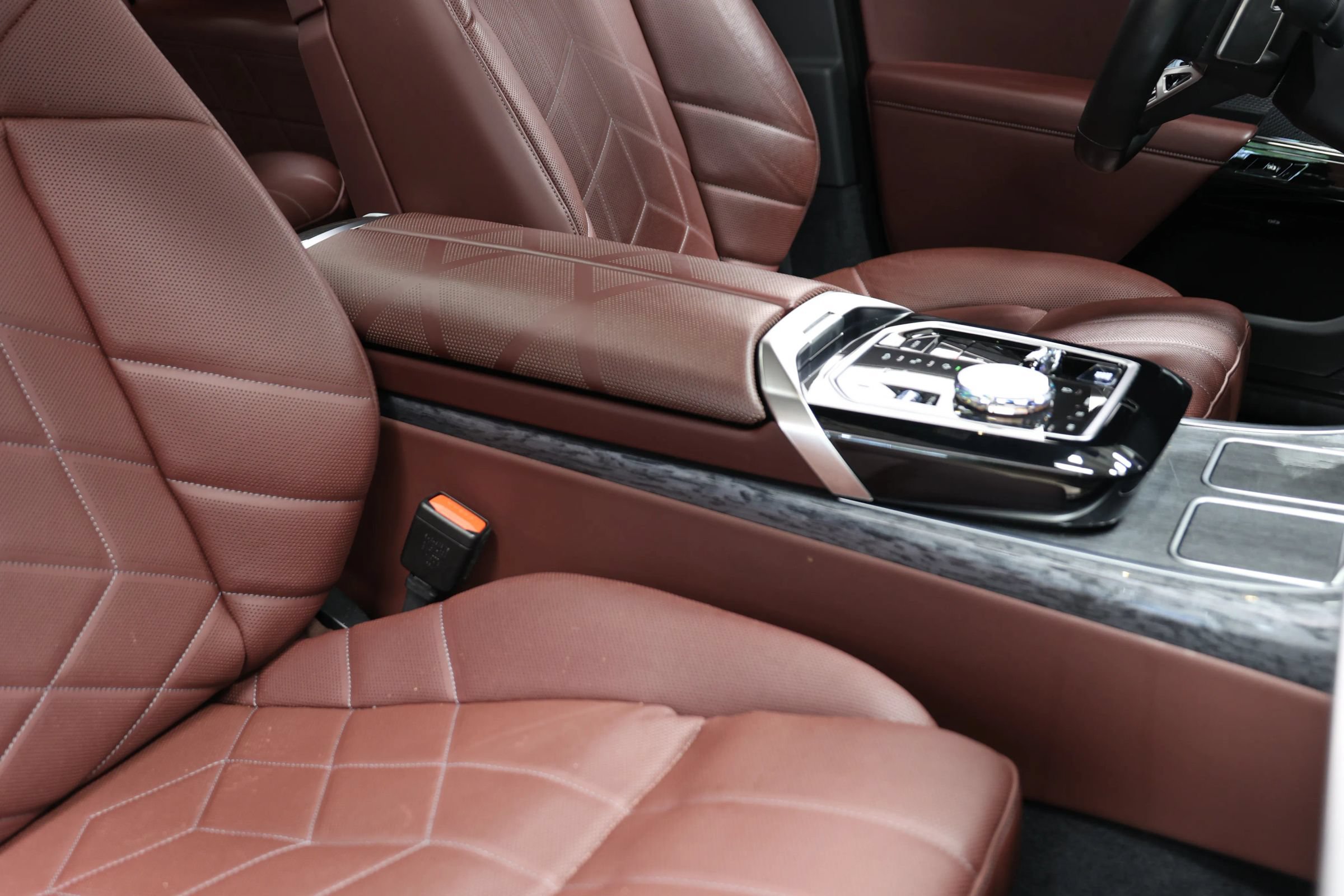 Used 2023 BMW 740i w/ Parking Assistance Package RWD image 94