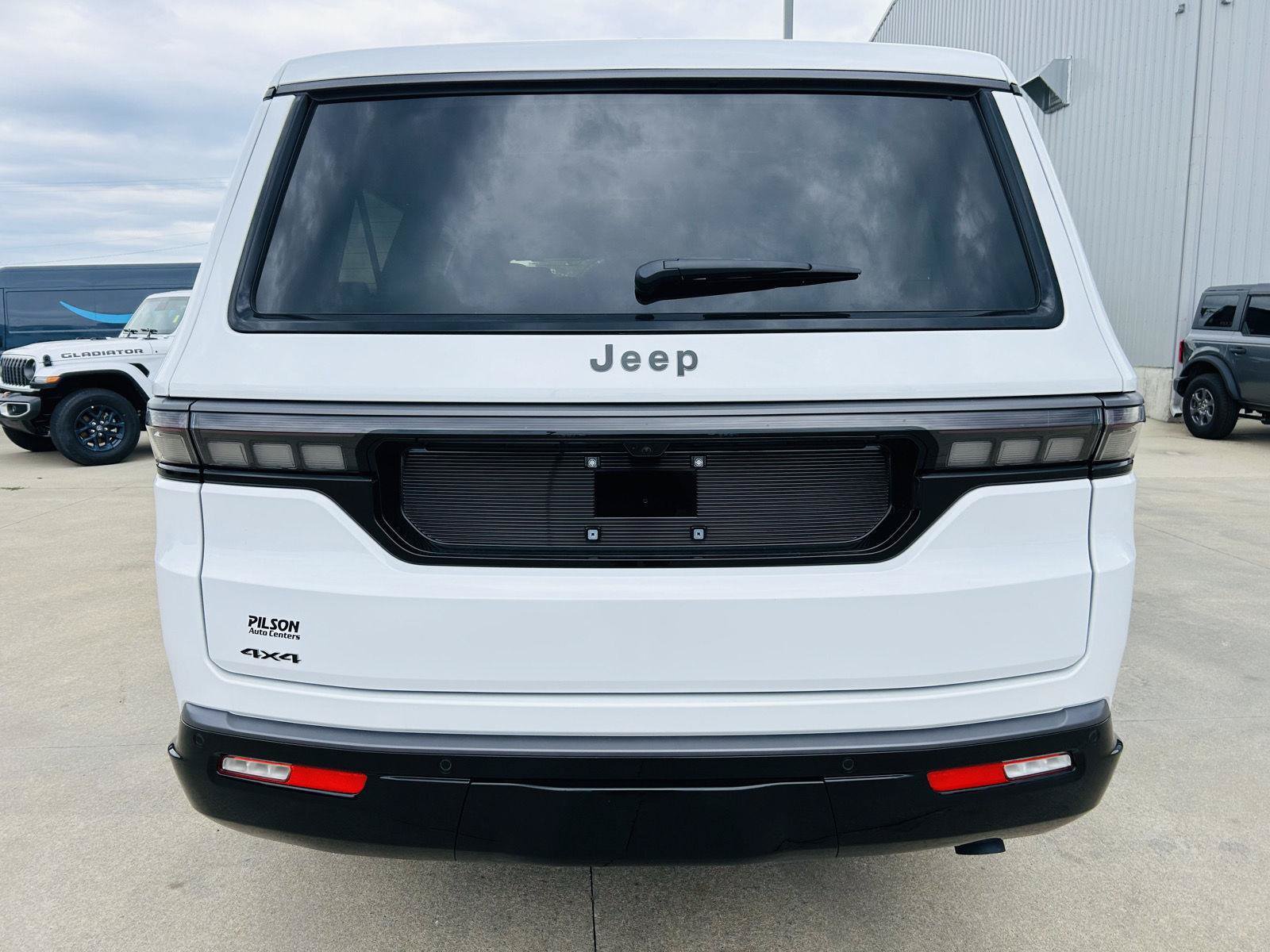 New 2026 Jeep Grand Wagoneer L Limited AWD/4WD image 45
