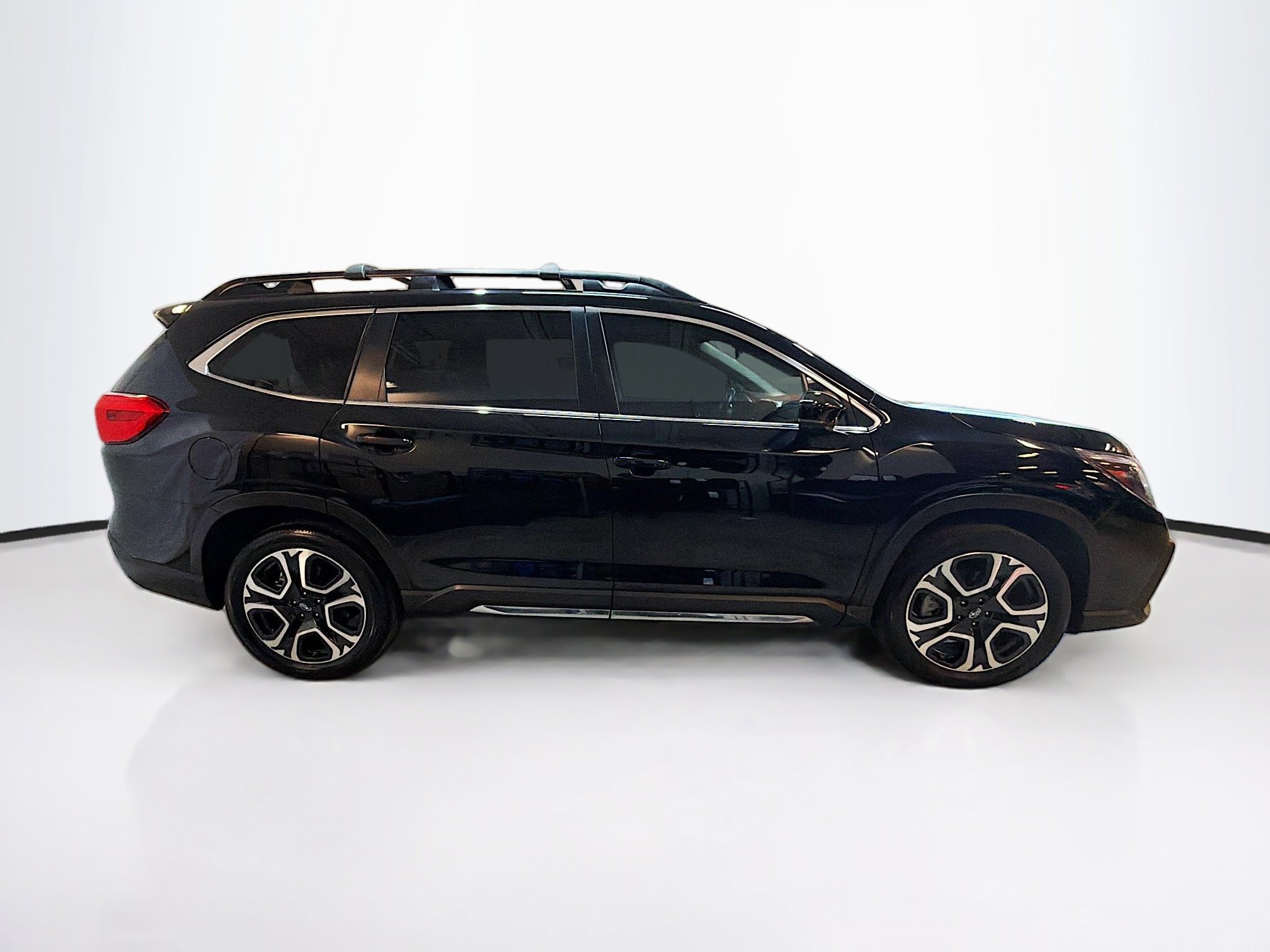 Used 2024 Subaru Ascent Limited w/ Technology Package image 10