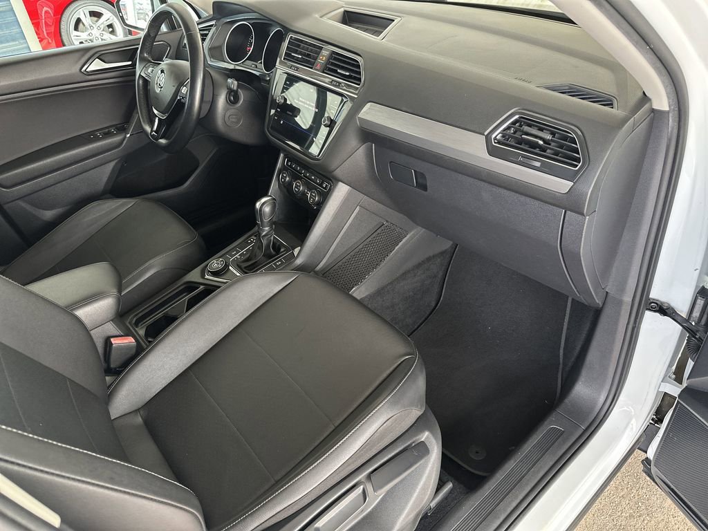 Used 2018 Volkswagen Tiguan SE image 35