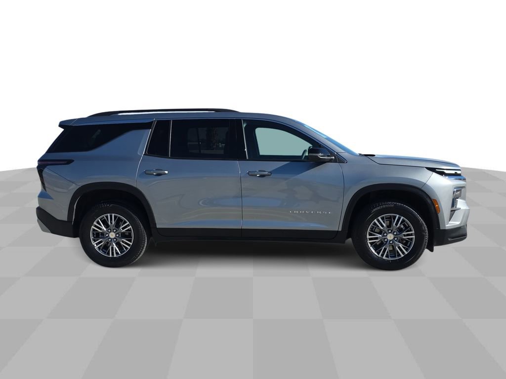 Used 2025 Chevrolet Traverse LT image 9