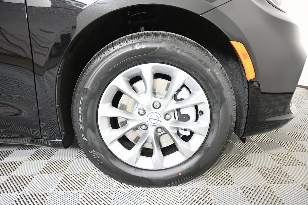 New 2026 Chrysler Pacifica Select image 11