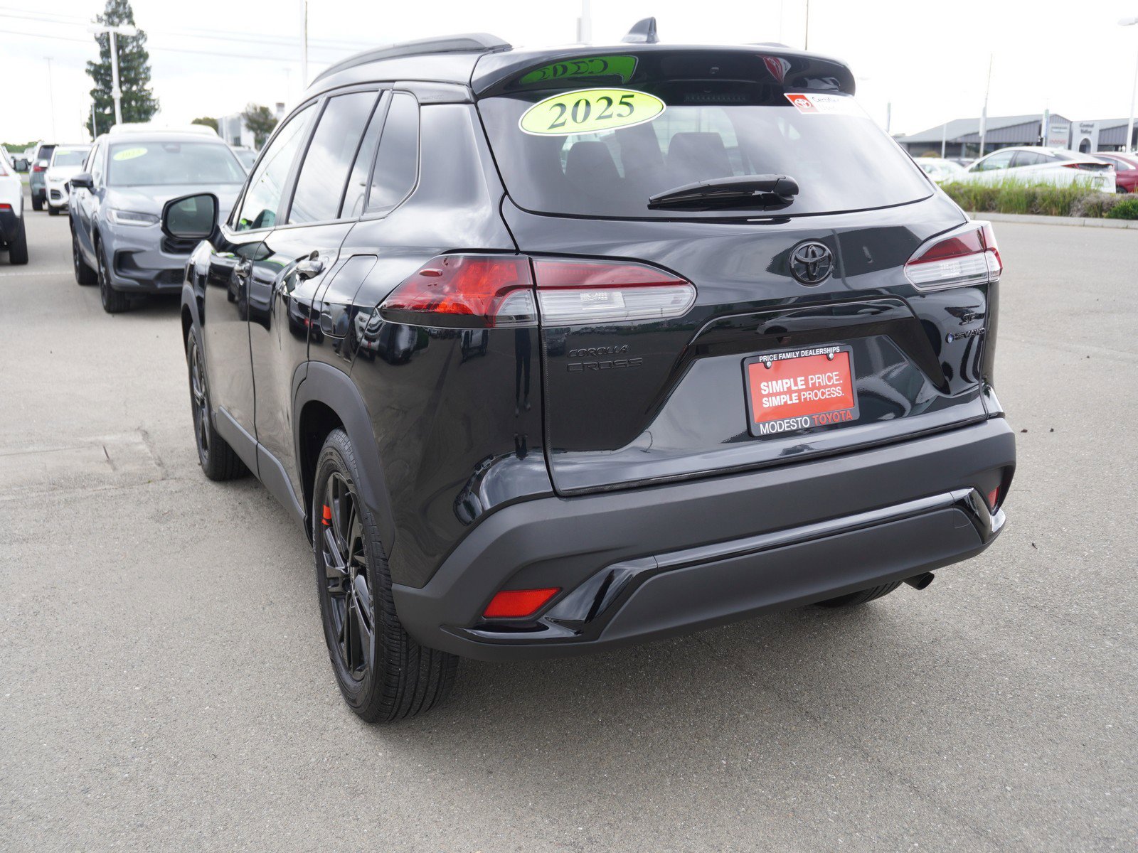Used 2025 Toyota Corolla Cross AWD Hybrid image 8