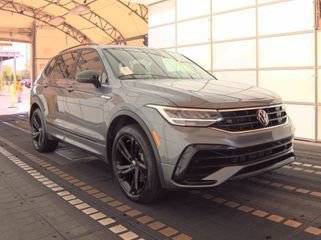 Used 2023 Volkswagen Tiguan SE R-Line AWD/4WD image 3
