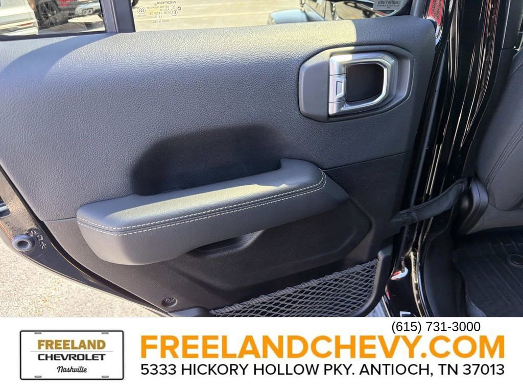 Used 2020 Jeep Wrangler Unlimited Sahara image 15