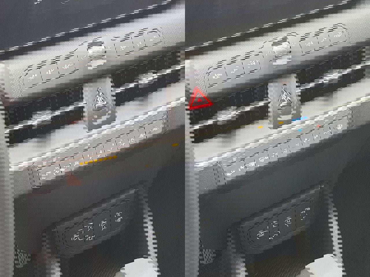 Used 2025 Kia K4 LXS image 25