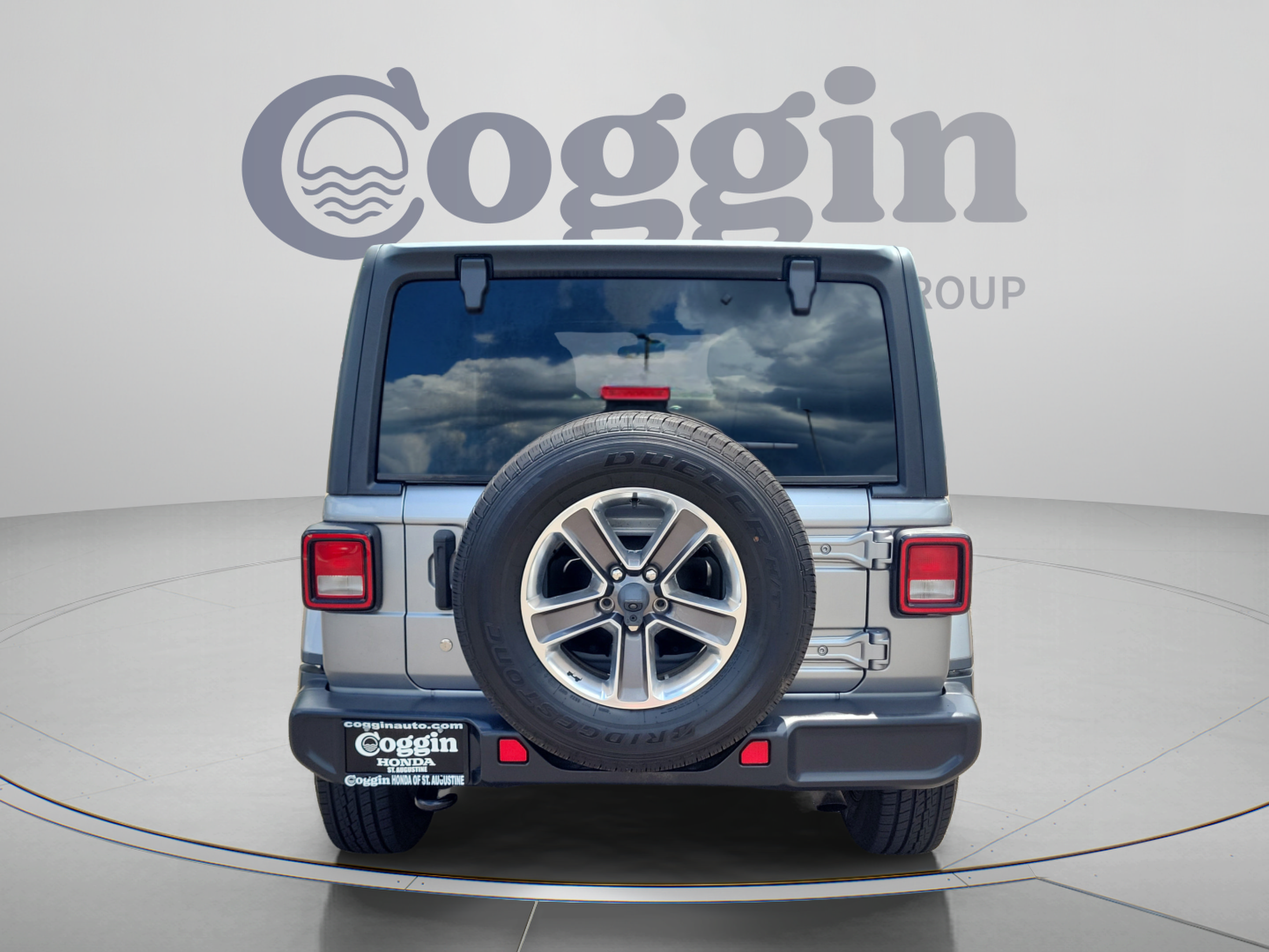 Used 2020 Jeep Wrangler Unlimited Sahara AWD/4WD image 4