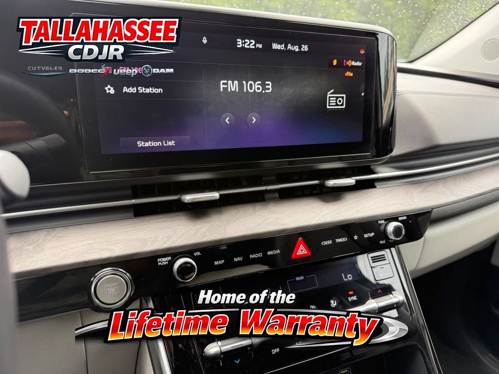 Used 2024 Kia Carnival EX FWD image 17
