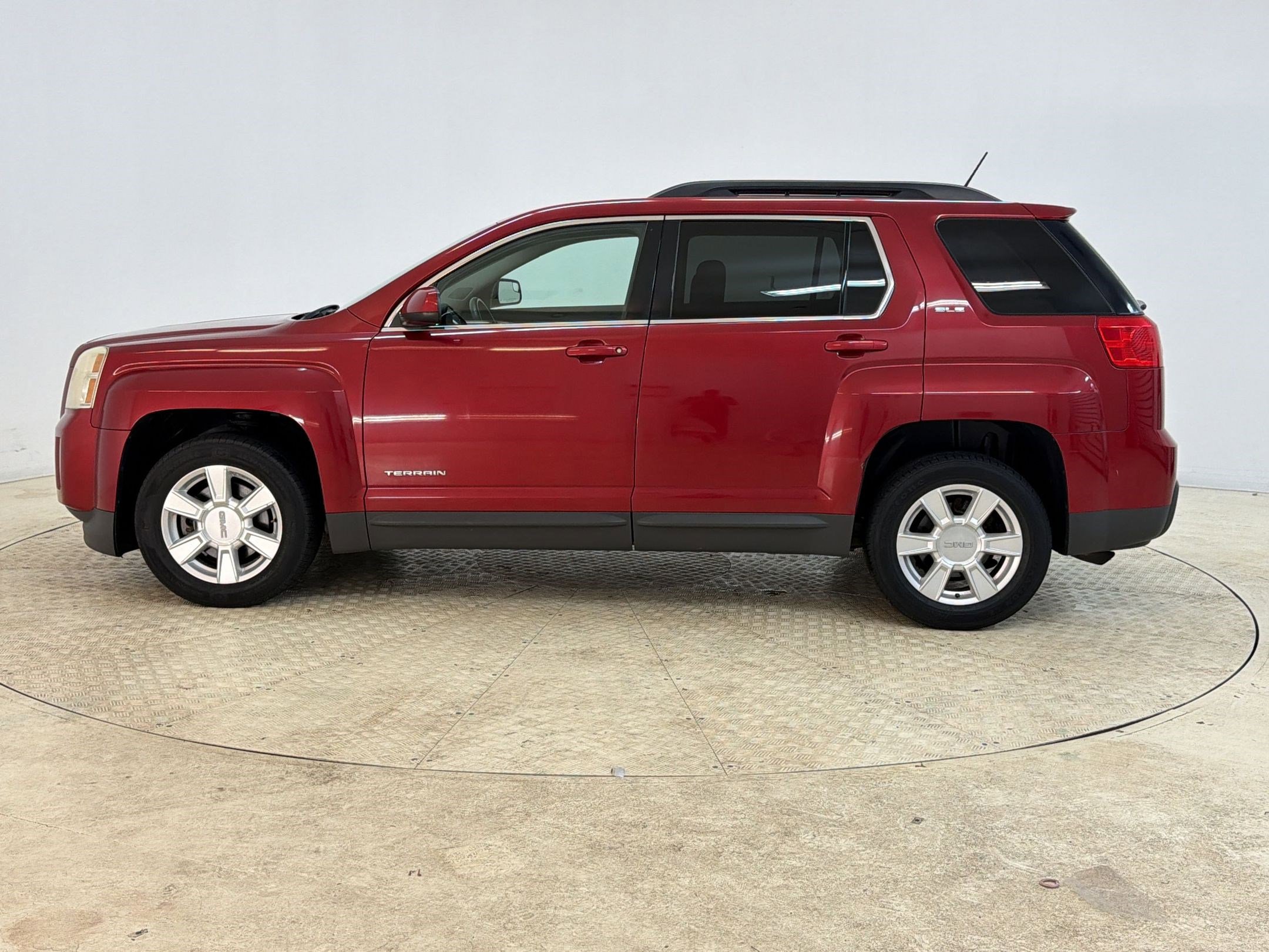 Used 2013 GMC Terrain SLE w/ Convenience Package FWD image 2