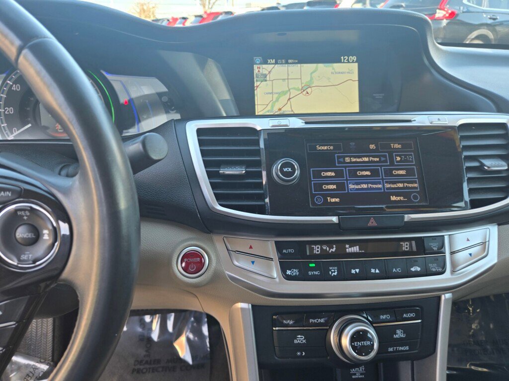 Used 2015 Honda Accord Touring image 14