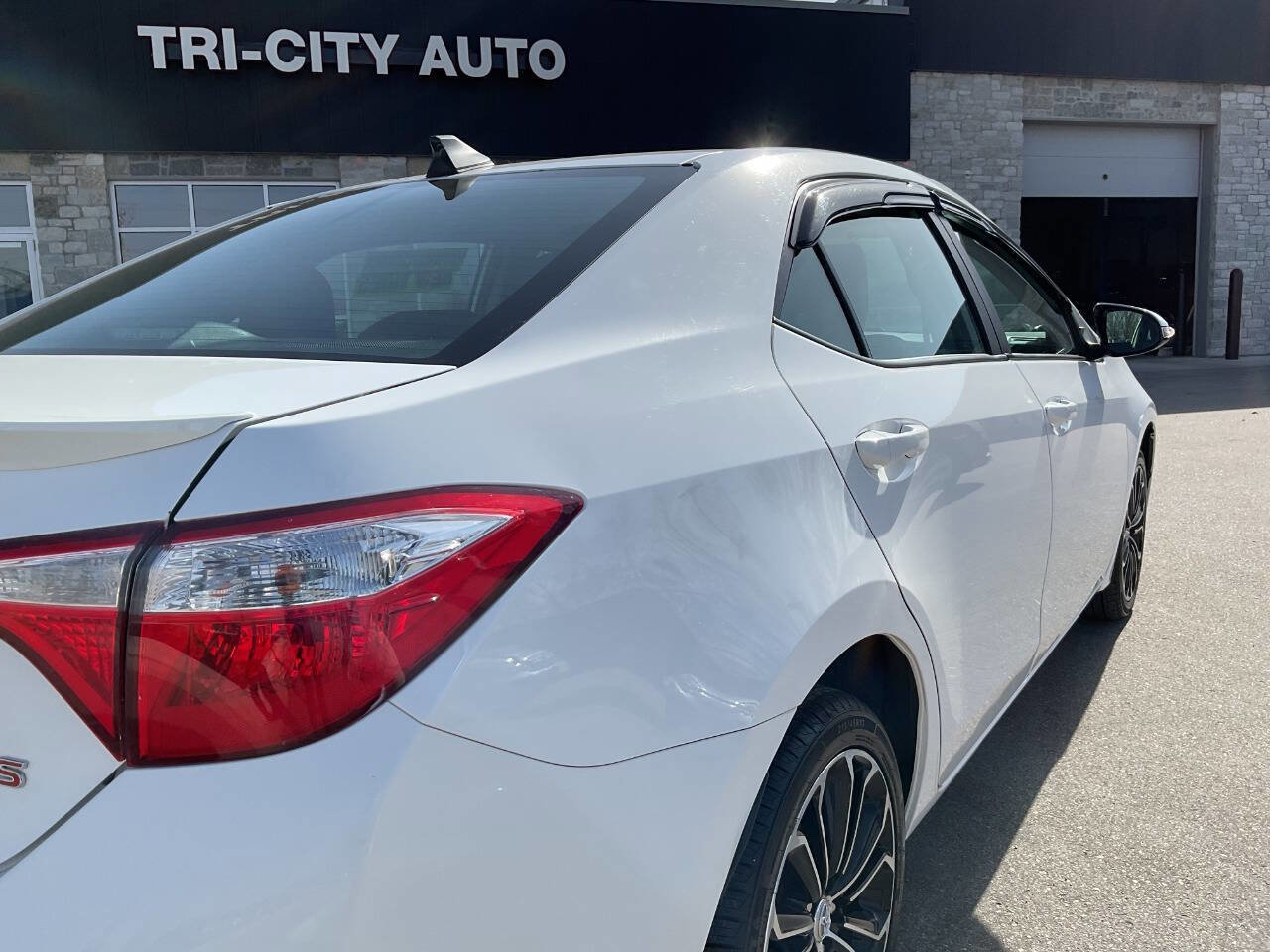 Used 2016 Toyota Corolla S image 8