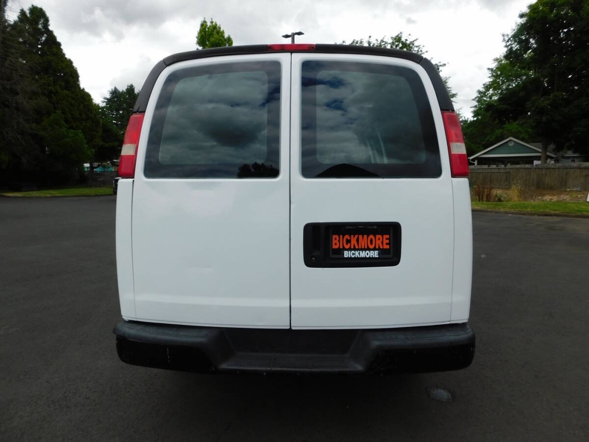 Used 2005 Chevrolet Express 3500 RWD image 20