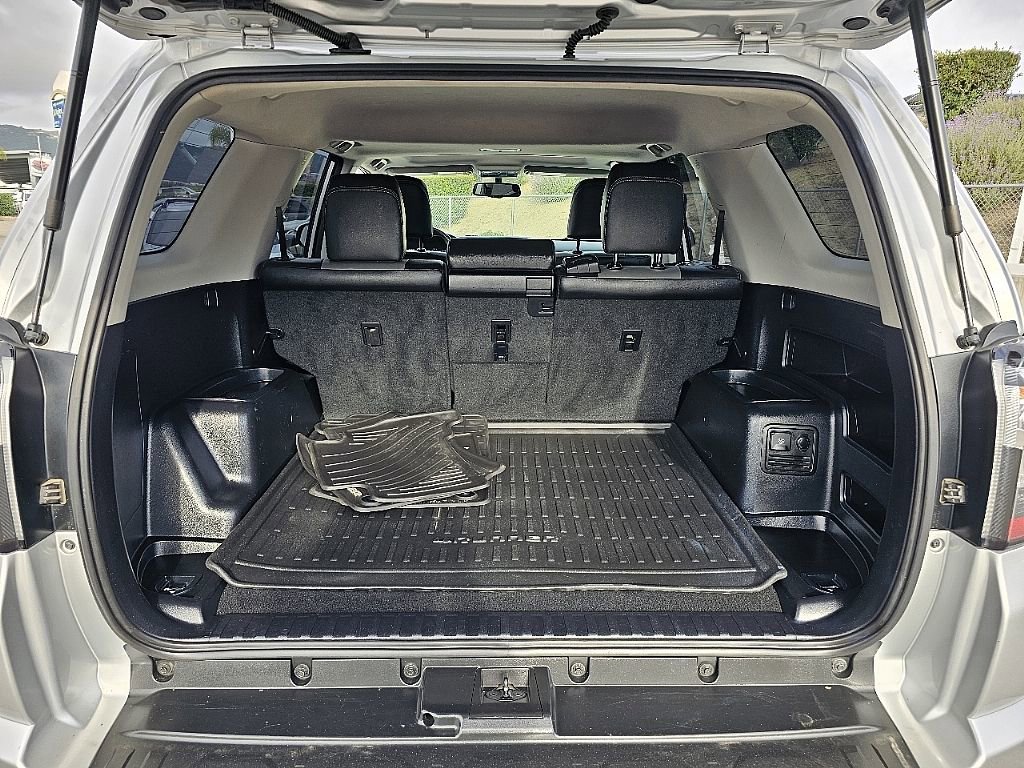 Used 2016 Toyota 4Runner SR5 Premium image 11