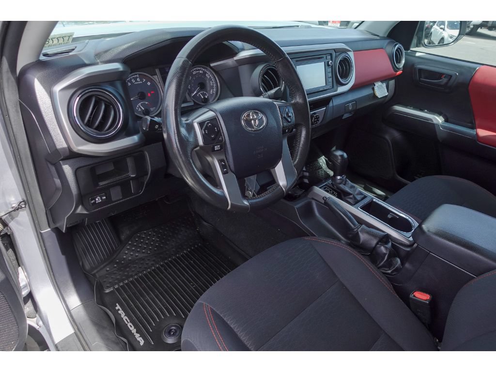 Used 2017 Toyota Tacoma SR5 w/ Tow Package AWD/4WD image 9