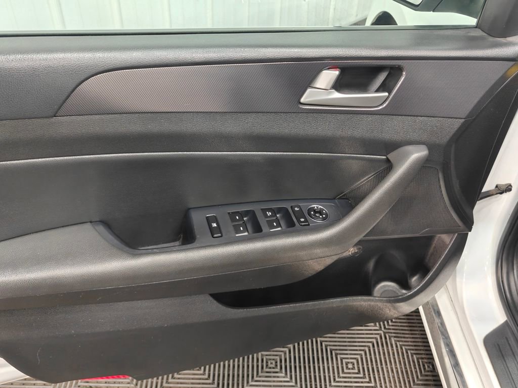 Used 2017 Hyundai Sonata Sport w/ Value Edition Package 02 image 34