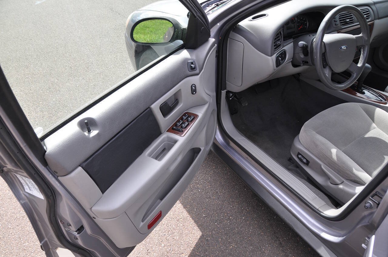 Used 2006 Ford Taurus SEL FWD image 16