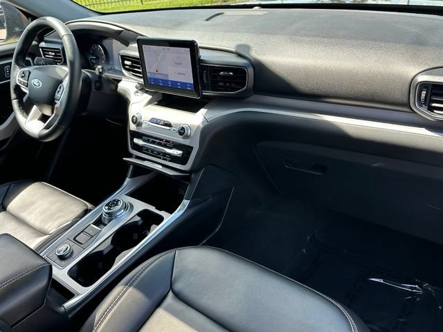 Certified 2023 Ford Explorer XLT w/ Equipment Group 202A AWD/4WD image 9