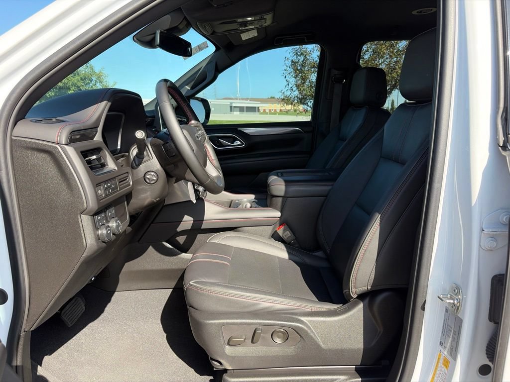 Used 2024 Chevrolet Suburban RST w/ Luxury Package AWD/4WD image 53