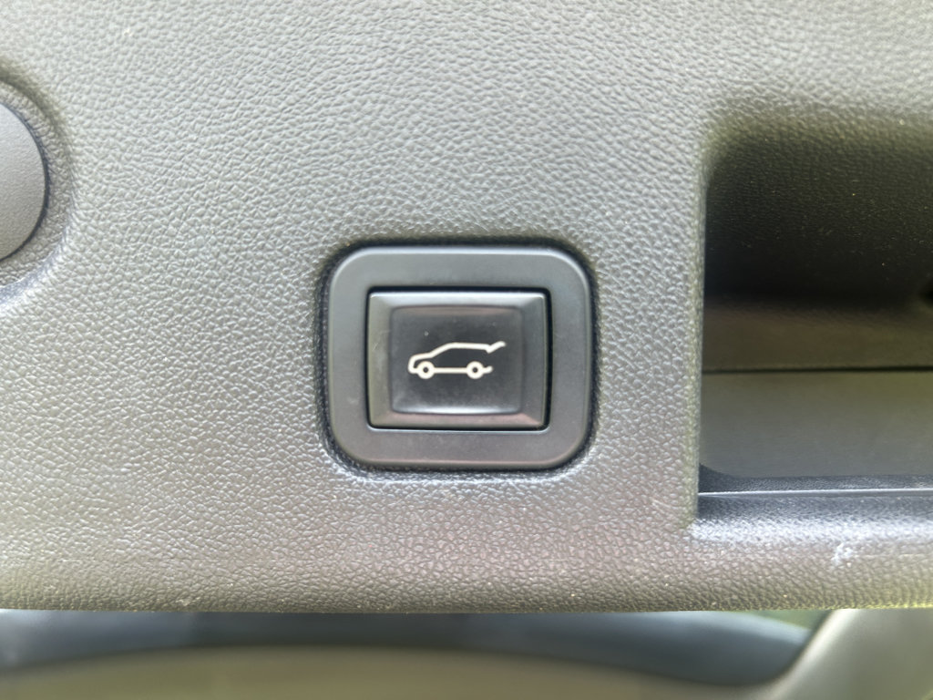 Used 2019 Chevrolet Equinox Premier FWD image 13