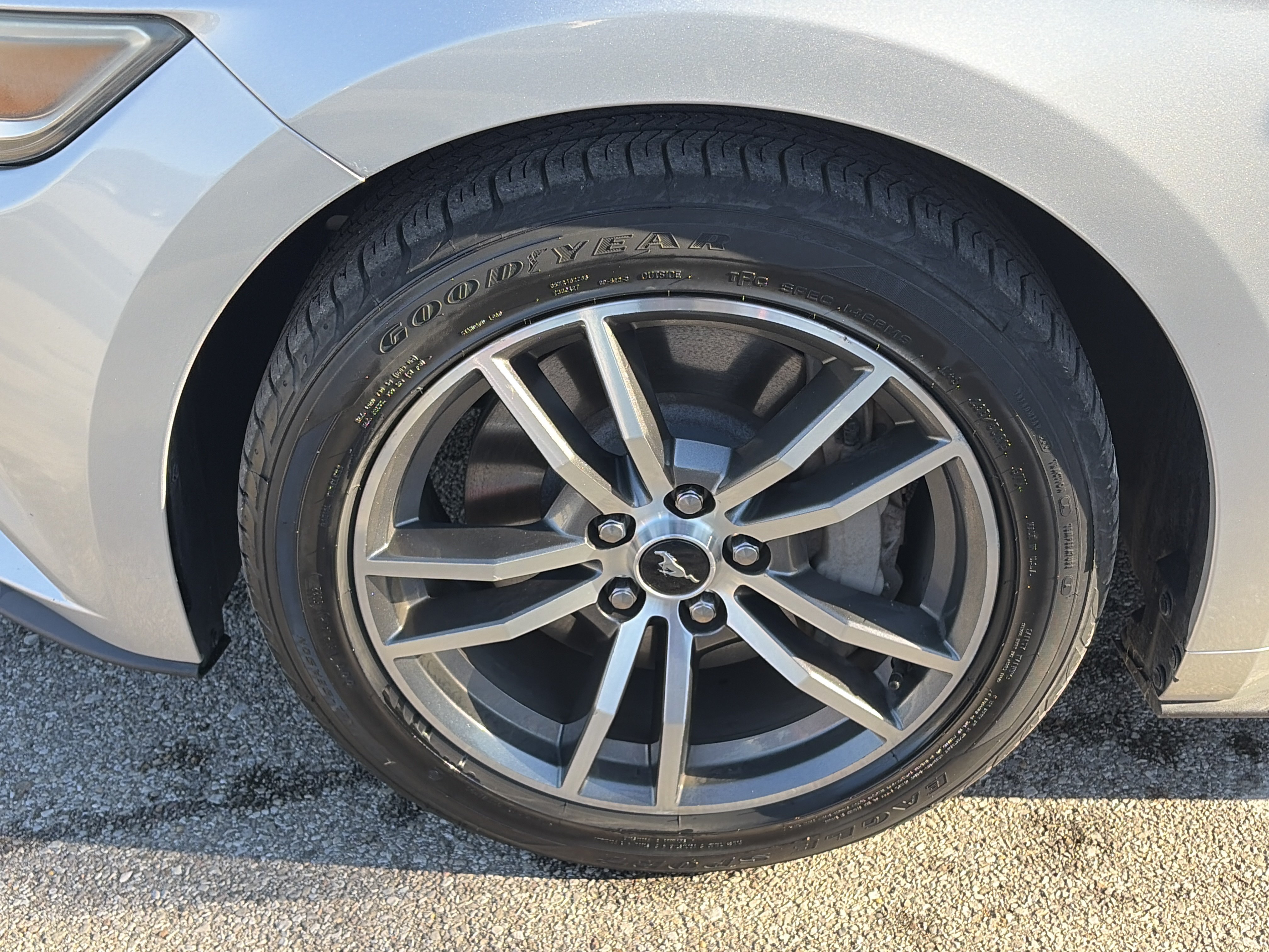 Used 2015 Ford Mustang GT Premium RWD image 10
