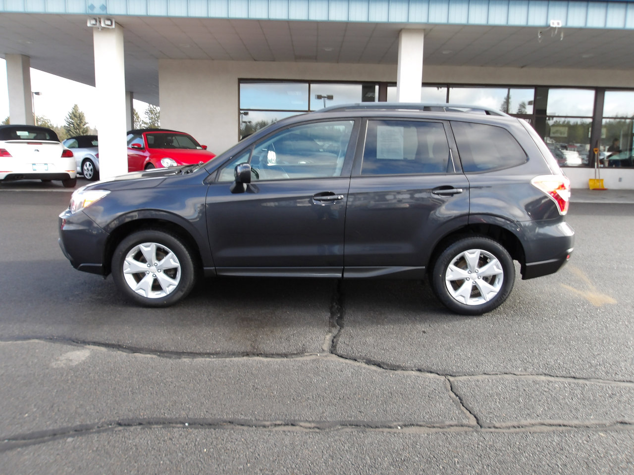 Used 2016 Subaru Forester 2.5i Premium w/ All-Weather Package image 2
