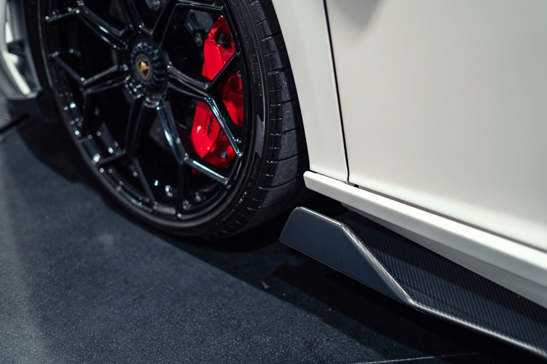 Used 2020 Lamborghini Aventador SVJ AWD/4WD image 21