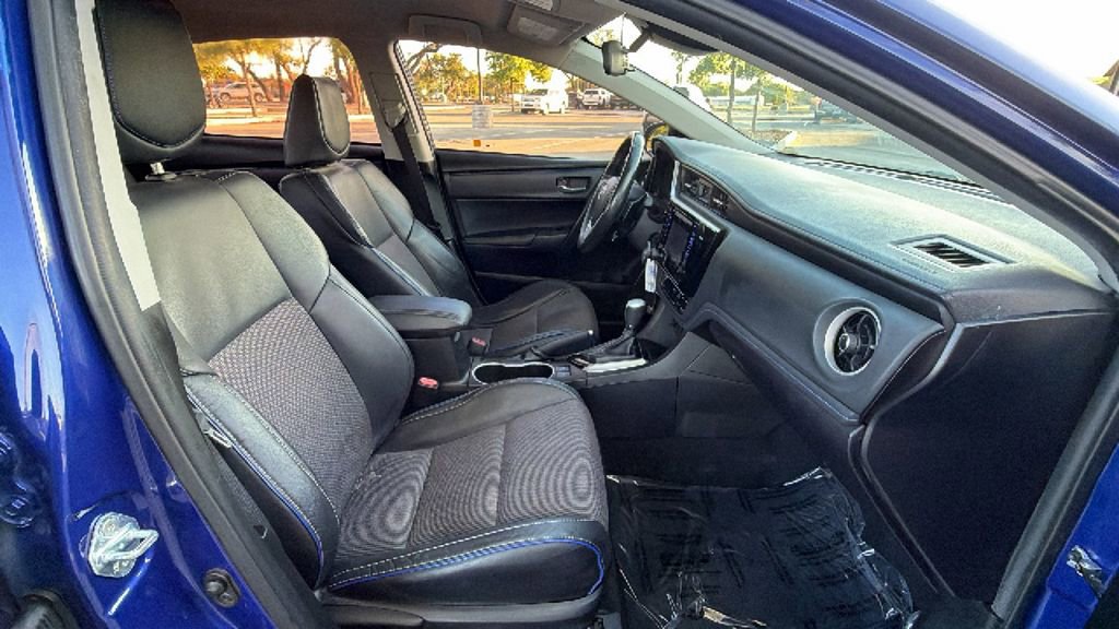 Used 2017 Toyota Corolla SE image 39