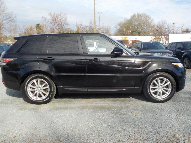 Used 2016 Land Rover Range Rover Sport SE image 6