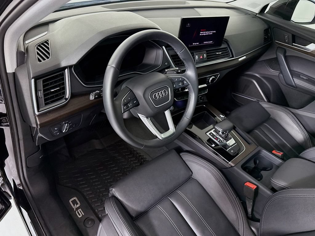 Certified 2025 Audi Q5 2.0T Premium Plus w/ Premium Plus Package AWD/4WD image 9