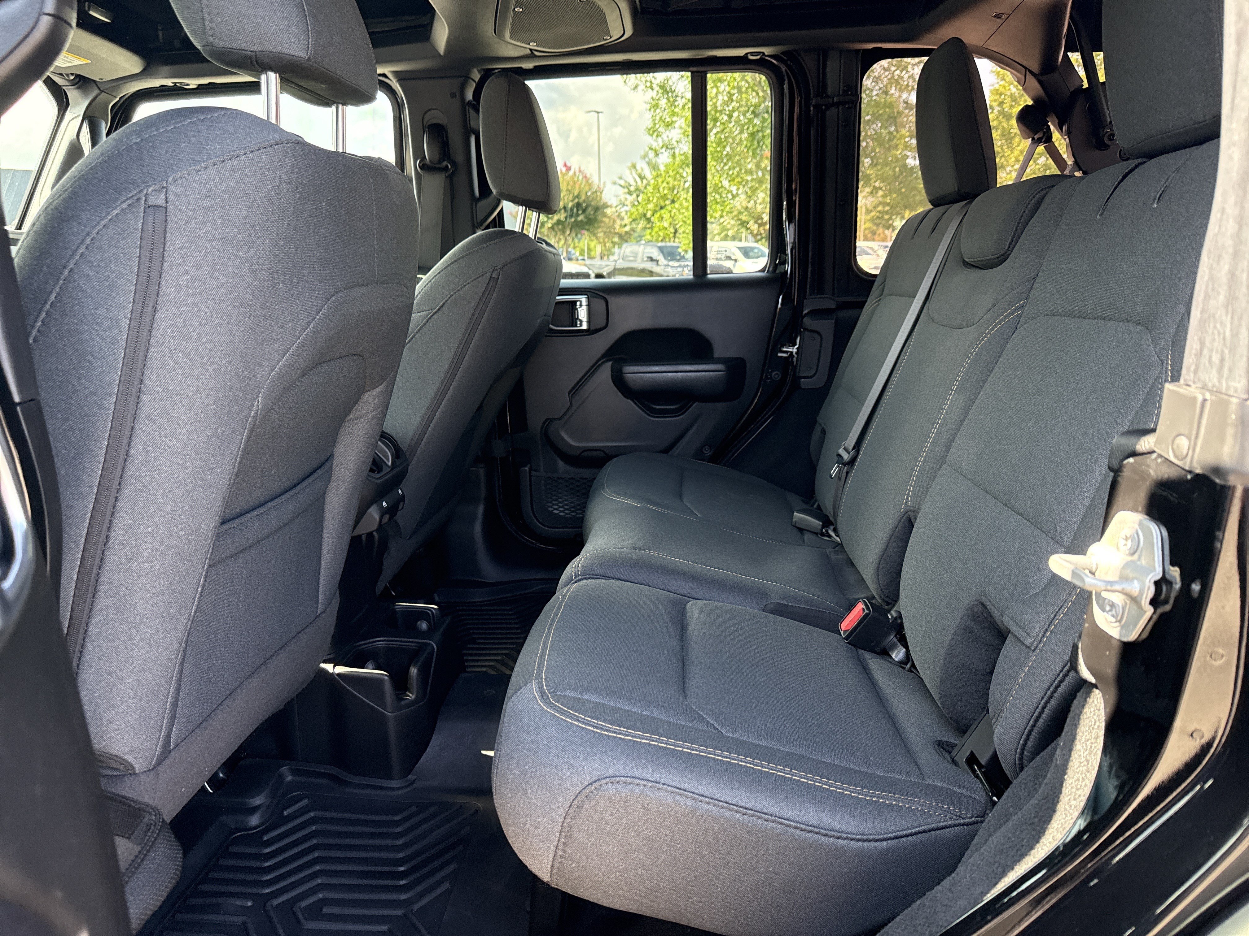 Used 2024 Jeep Wrangler Unlimited Sport AWD/4WD image 20
