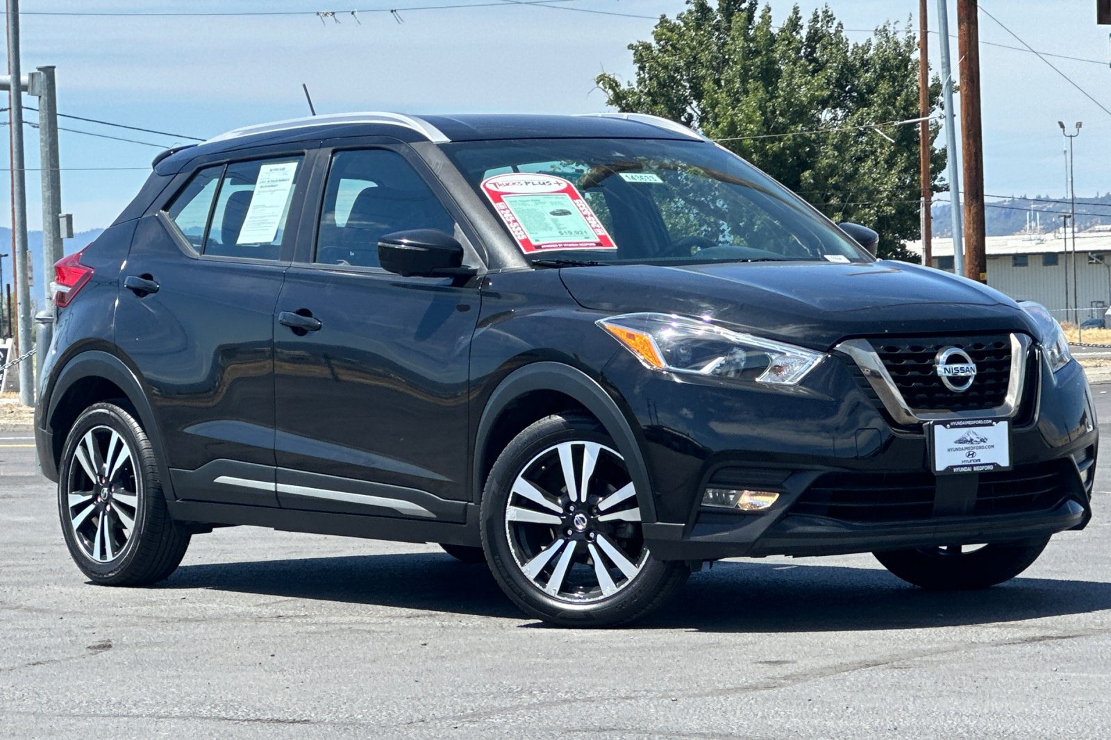 Used 2020 Nissan Kicks SR FWD image 2