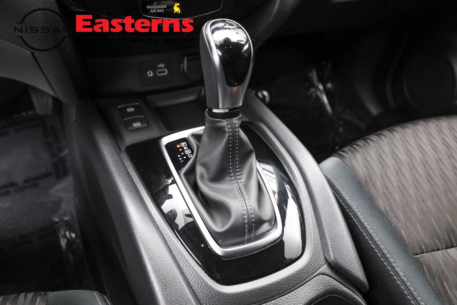 Used 2019 Nissan Rogue SV w/ Premium Package image 13