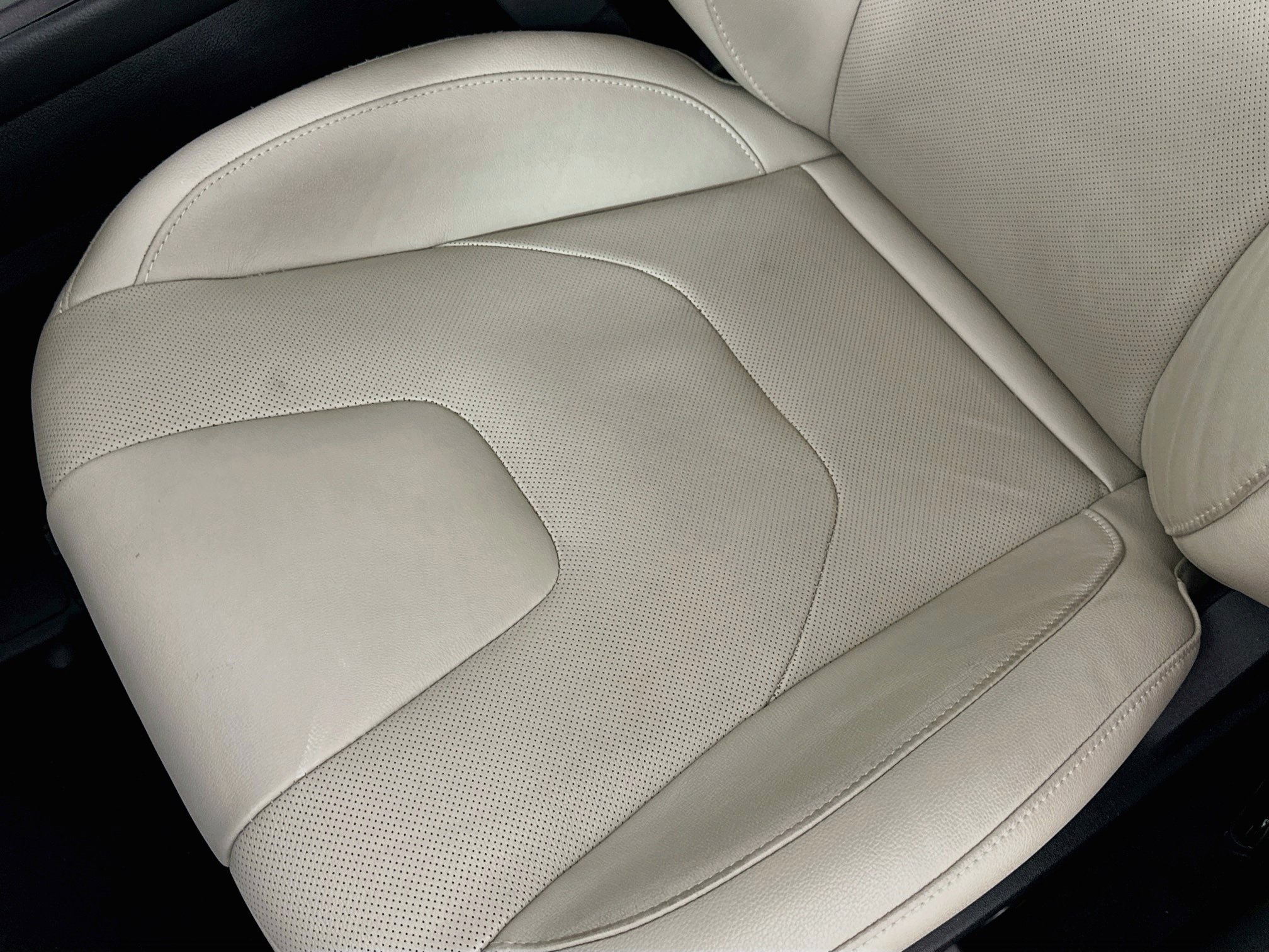 Used 2018 Ford Fusion Titanium FWD image 25
