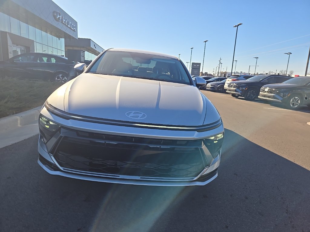 New 2026 Hyundai Sonata SEL FWD image 2
