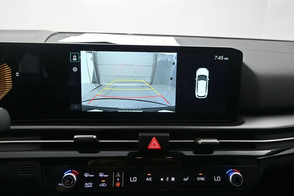 Used 2026 Kia Sportage EX FWD image 13