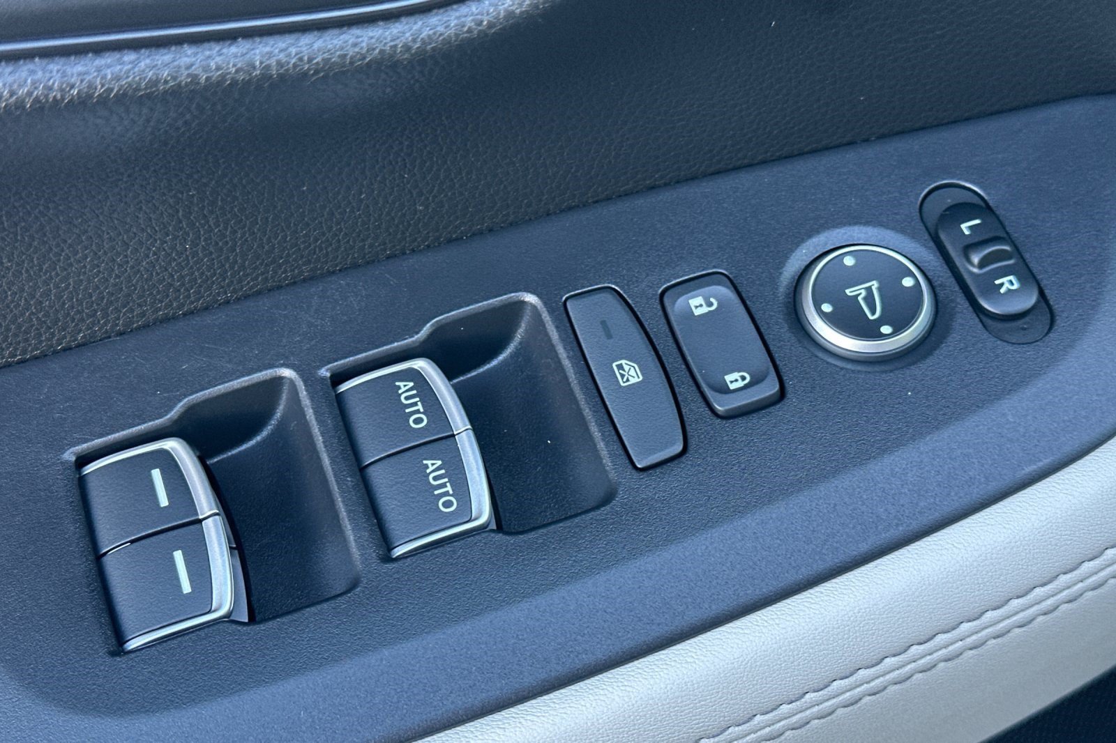 Certified 2024 Honda HR-V EX-L image 13