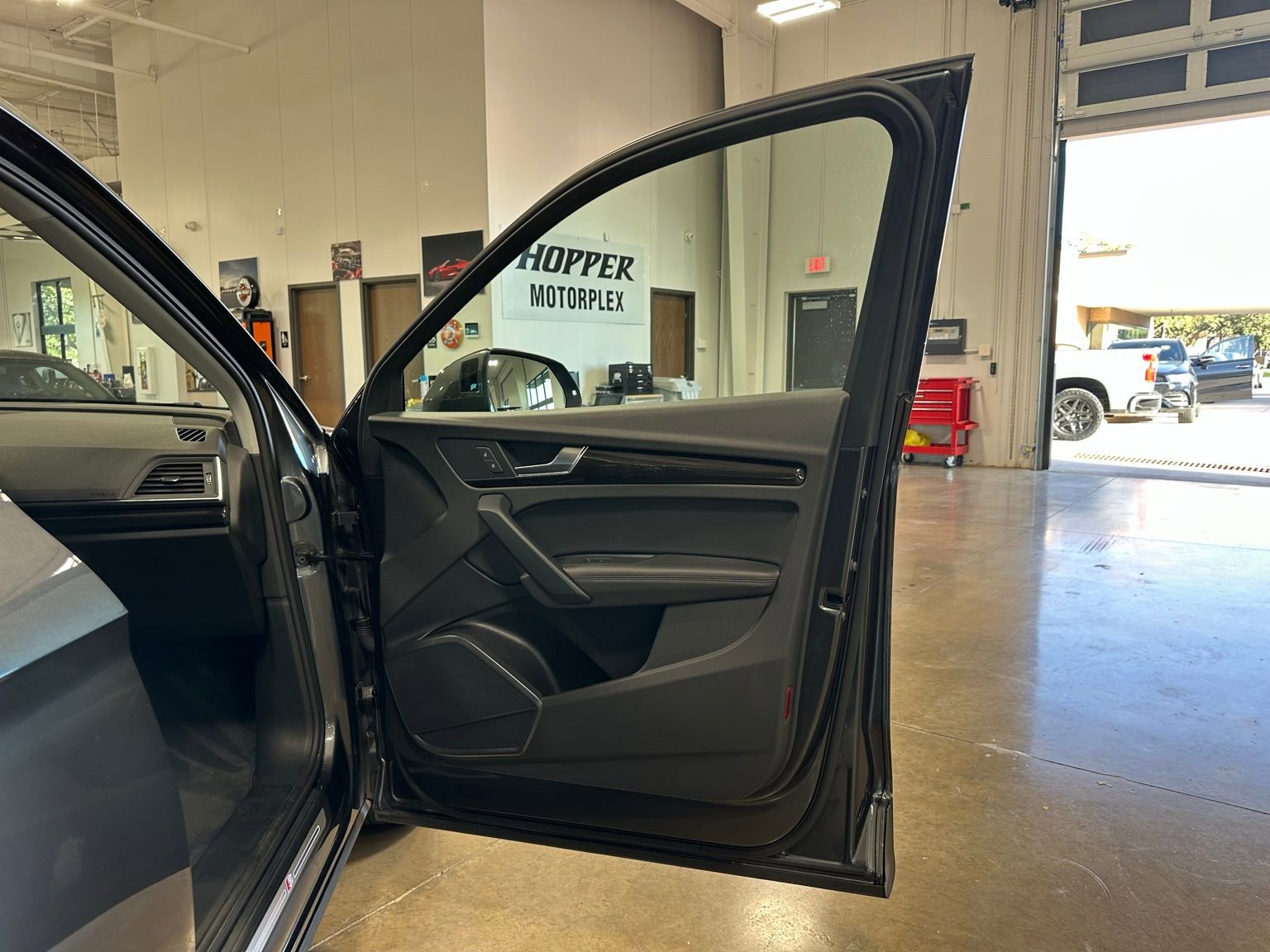 Used 2020 Audi Q5 e Premium Plus w/ Premium Plus Package image 39