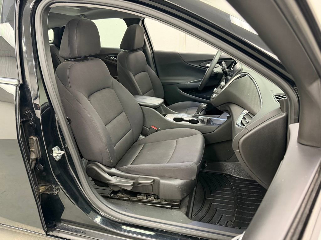 Used 2019 Chevrolet Malibu LT FWD image 9
