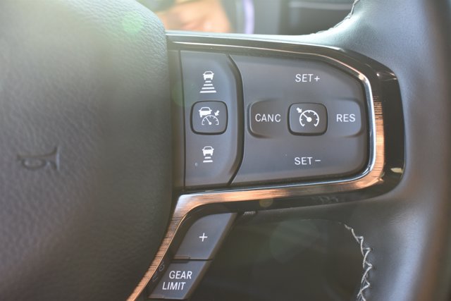 Used 2025 RAM 2500 Limited AWD/4WD image 24