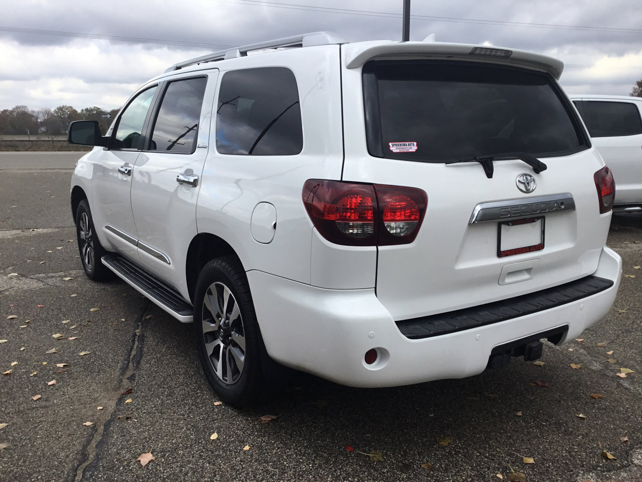 Used 2019 Toyota Sequoia Limited w/ Safety & Convenience Package image 10