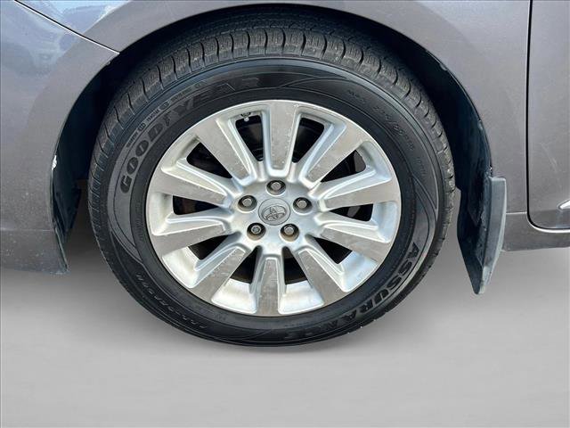 Used 2015 Toyota Sienna XLE image 27