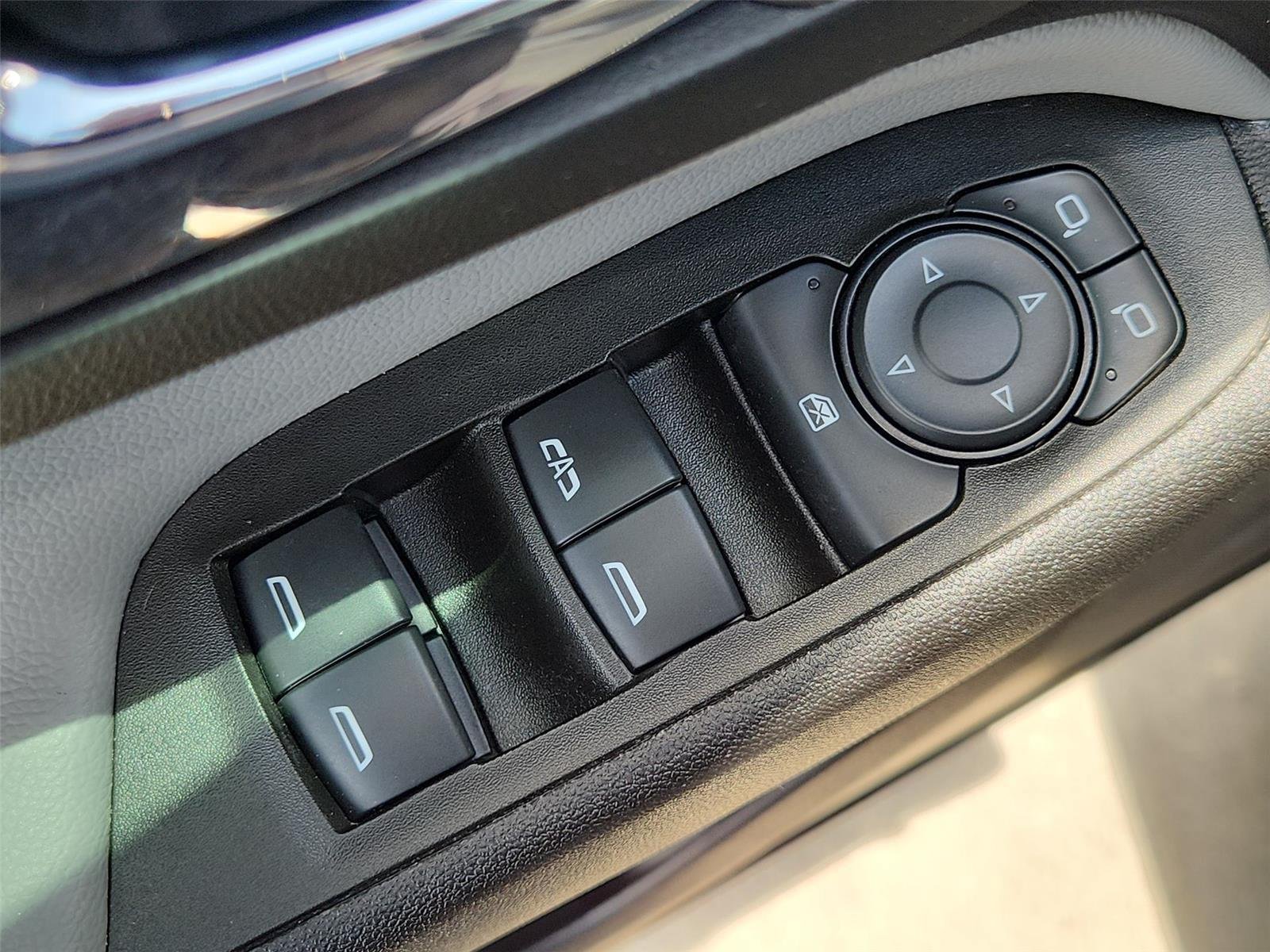 Used 2023 Chevrolet Equinox LS w/ LS Convenience Package FWD image 22