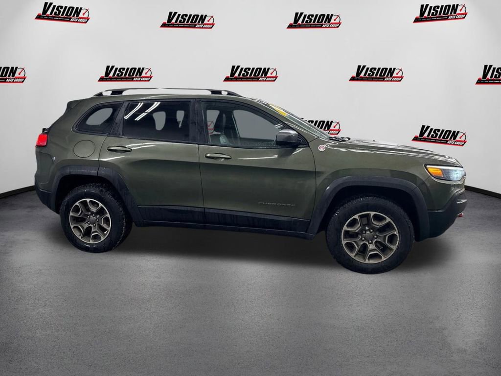 Used 2020 Jeep Cherokee Trailhawk image 4