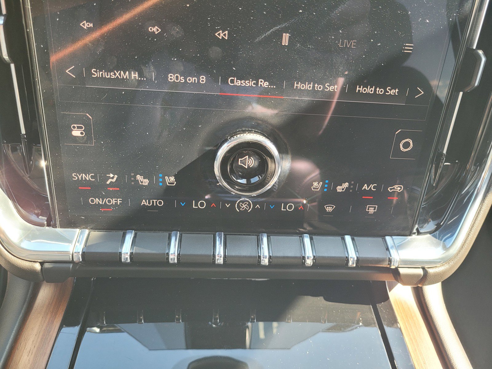 Used 2025 GMC Yukon Denali AWD/4WD image 20