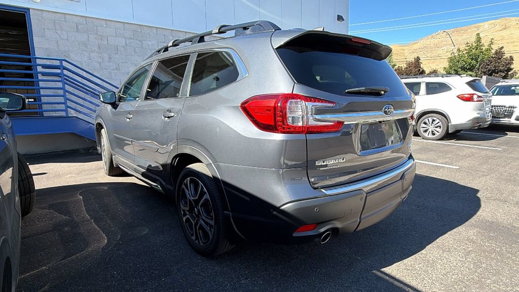 Used 2025 Subaru Ascent Limited AWD/4WD image 3